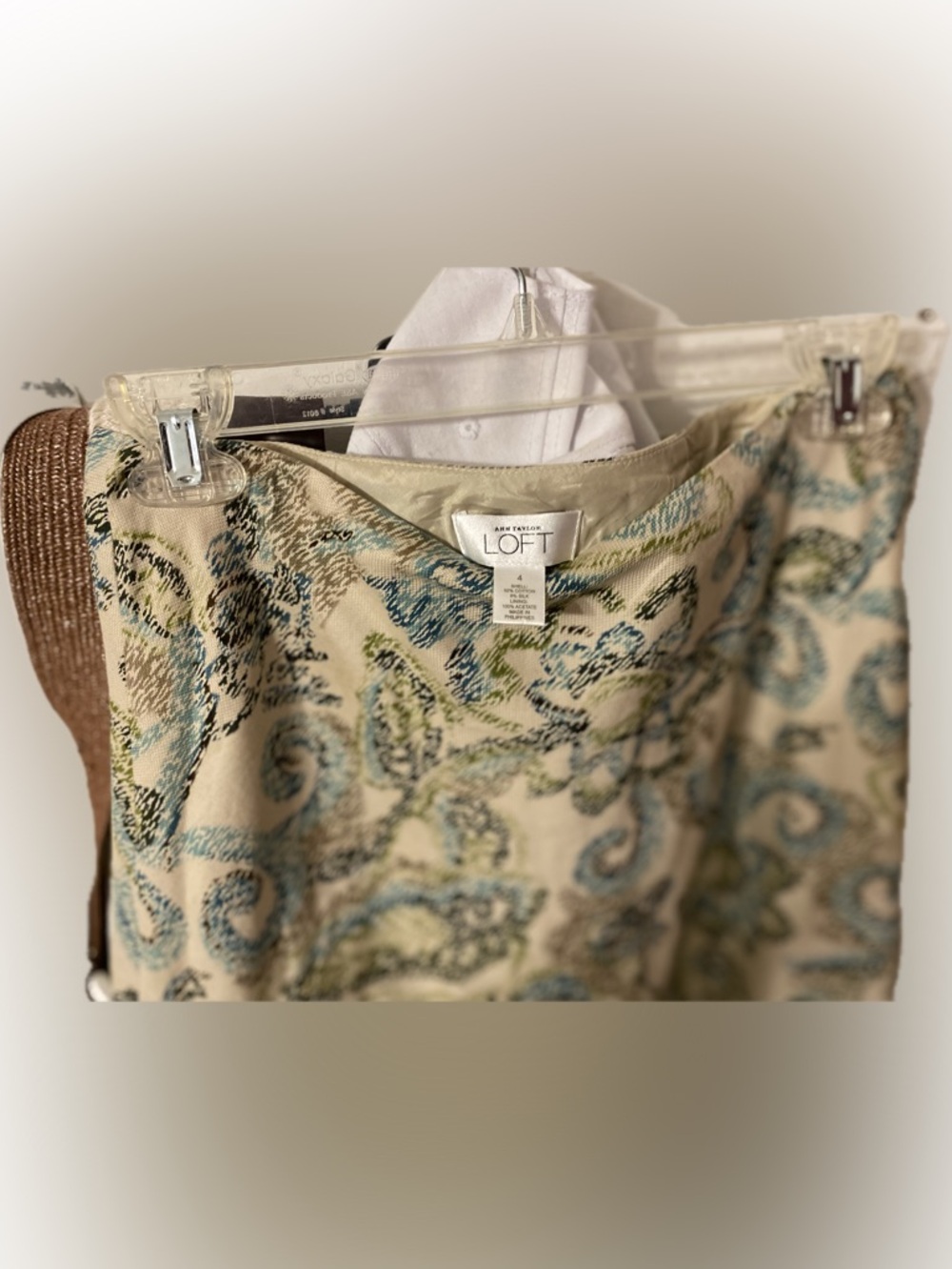 💰Beige Skirt w/Blue & Green Floral Design💰 - Picture 3 of 8